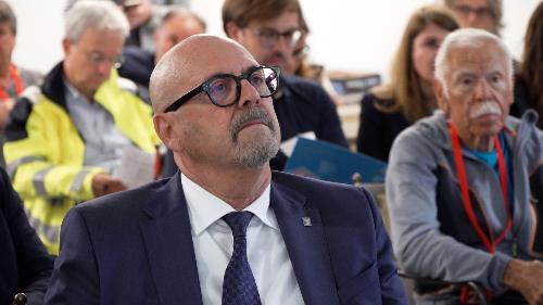 L’assessore regionale al Patrimonio e servizi informativi Sebastiano Callari a Stregna, nella Valli del Natisone, a una delle tappe programmatiche del progetto transfrontaliero Digimobi.
