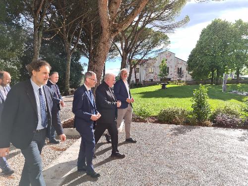 L'assessore regionale alle Risorse agroalimentari, Stefano Zannier, alla Fondazione Villa Russiz a Capriva del Friuli, all'evento "Il Regno e la Vigna" per la presentazione del progetto Borgo Laudato Sì.