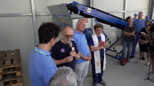 L'intervento dell'assessore regionale Riccardo Riccardi durante l'inaugurazione dell'ampliamento della sede del gruppo comunale di Protezione civile di Pordenone.