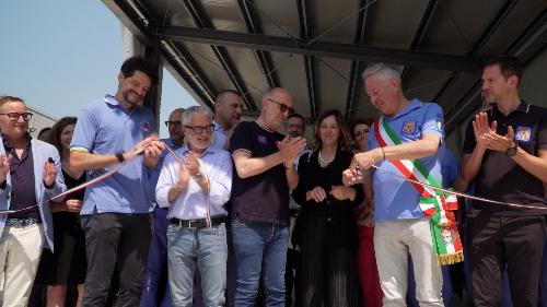 Un momento dell'inaugurazione della nuova area logistica della sede del gruppo comunale di Protezione civile di Pordenone.