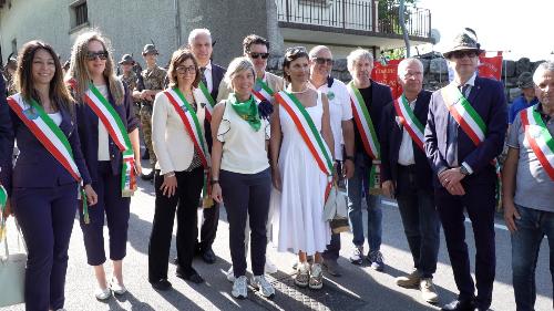 L'assessore Barbara Zilli assieme ad alcuni rappresentanti dei Comuni Fvg