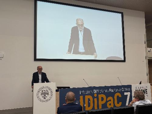 L'assessore regionale alla Salute, Riccardo Riccardi, al congresso Idipac 7 sulle malattie infettive