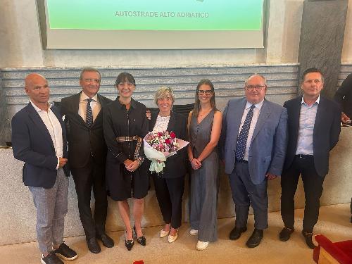 L'assessore regionale alle Finanze Barbara Zilli con il cda di Autostrade Alto Adriatico