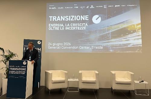 L'assessore regionale alla Difesa dell'ambiente, Energia e sviluppo sostenibile Fabio Scoccimarro, all'incontro dal titolo "Transizione. Energia, la crescita oltre le incertezze"
