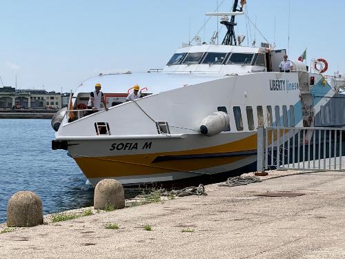 Un'imbarcazione della Liberty Lines