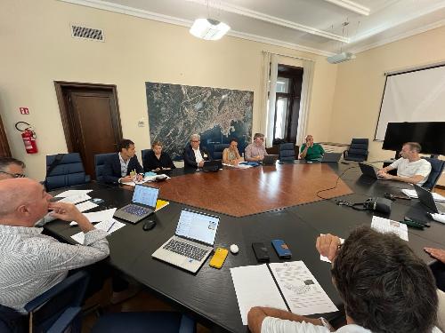 La riunione tra Regione, Arpa Fvg, Siot-Tal alla presenza dell'assessore regionale alla Difesa dell'ambiente, energia e sviluppo sostenibile, Fabio Scoccimarro.