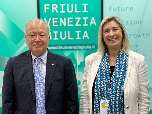L'assessore regionale alle Infrastrutture e territorio Cristina Amirante con Nobuhiko Yamaguchi, vicegovernatore della Prefettura di Osaka