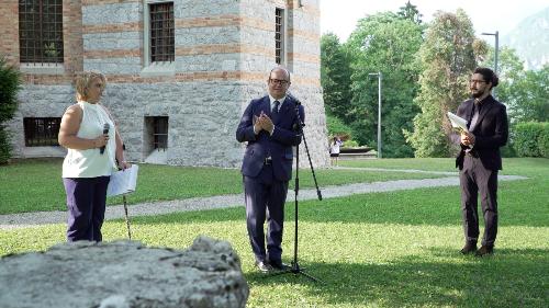 Lâ€™intervento del vicegovernatore Mario Anzil allâ€™inaugurazione della nuova galleria dâ€™arte di Castello Ceconi, a Pielungo.