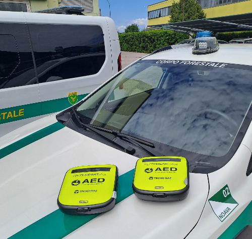 I defibrillatori automatici esterni (Dea) a bordo dei mezzi di servizio del Nucleo operativo attivitÃ  vigilanza ambientale (Noava) del Corpo forestale regionale