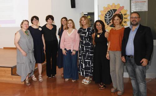 Foto di gruppo alla fine della presentazione.
