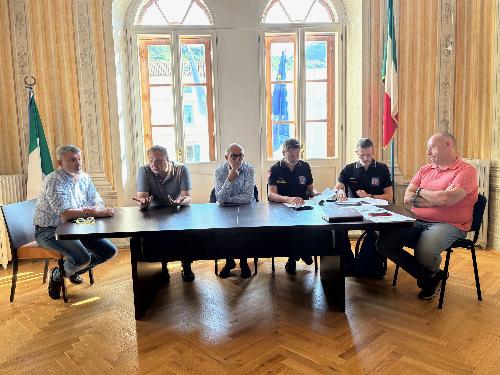 L’assessore regionale alla Salute e protezione civile Riccardo Riccardi a Cormons all'incontro con i proprietari delle abitazioni che sono state completamente distrutte dalla frana del 17 novembre scorso nella frazione di Brazzano.

