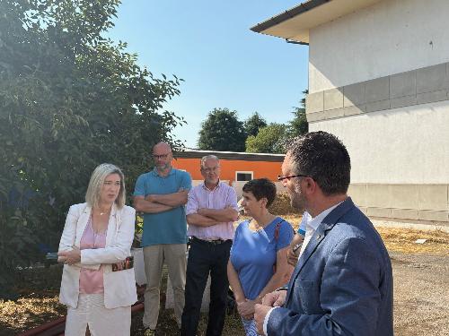L’assessore regionale a Infrastrutture e territorio Cristina Amirante durnate il sopralluogo al cantiere della scuola secondaria di primo grado di Campoformido