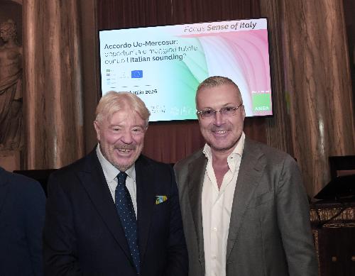 L’assessore regionale alle Attività produttive e turismo Sergio Emidio Bini e il presidente della Camera di commercio Venezia Giulia Antonio Paoletti al focus "Accordo Ue-Mercosur: opportunità e maggiori tutele contro l’Italian sounding?"