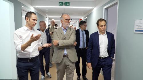 L'assessore Riccardi con il direttore generale Asufc Denis Caporale e i dirigenti delle aree del comparto visitano i locali della Casa delle assunzioni 