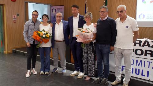 L'assessore regionale alle Finanze Barbara Zilli  con Manuela Di Centa e i rappresnetanti Fisi a Tolmezzo all'assemblea regionale della Federazione italiana sport invernali (Fisi)