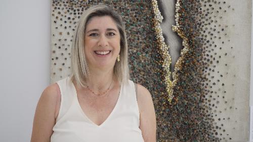 L'assessore regionale Cristina Amirante all'interno della galleria dei mosaici a Spilimbergo