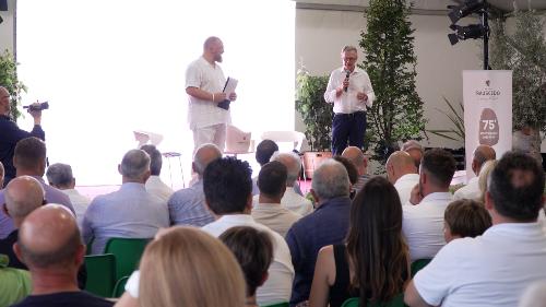 L'assessore regionale alle Risorse agroalimentari, forestali e ittiche Stefano Zannier alla cerimonia per i 75 anni di fondazione della Cantina Rauscedo