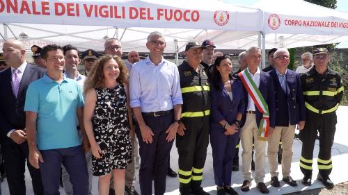 Al centro l'assessore Pierpaolo Roberti con le diverse autorità che hanno partecipato alla cerimonia a Sacile