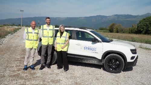 L'assessore regionale Cristina Amirante al termine del sopralluogo nel cantiere dell'ex pista carri con i vertici di Fvg Strade