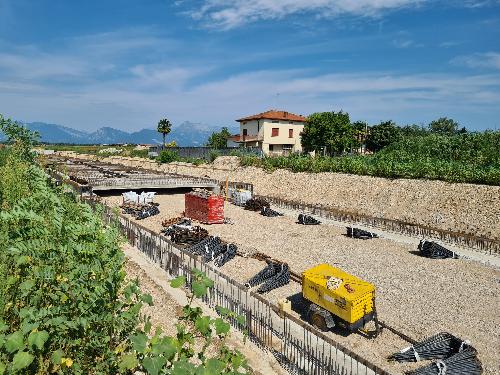 In tracciato di un tratto in trincea della bretella di Barbeano nel cantiere di Spilimbergo