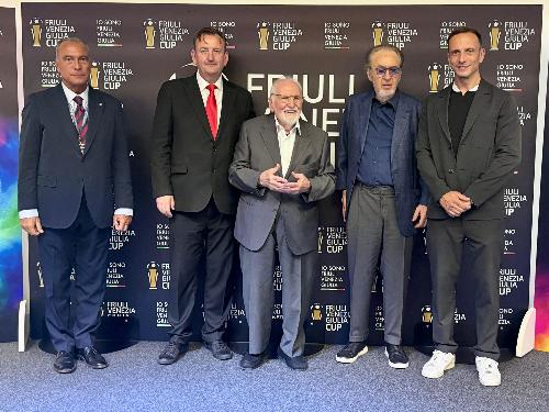 Il governatore Massimiliano Fedriga alla Welcome Ceremony della Friuli Venezia Giulia Cup. Al centro il maestro Giorgio Celiberti