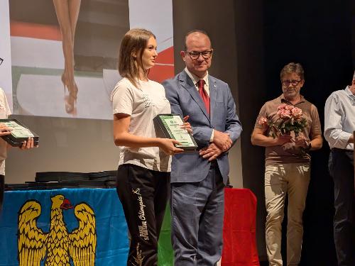 Il vice governatore del Friuli Venezia Giulia con delega a Cultura e sport Mario Anzil al teatro "Pasolini" di Cervignano del Friuli al Gran Galà dello Sport 