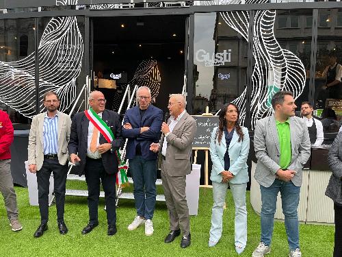 L'intervento dell'assessore regionale alle Attività produttive Sergio Emidio Bini all'inaugurazione di Gusti di frontiera 2026