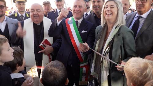 Il taglio del nastro.