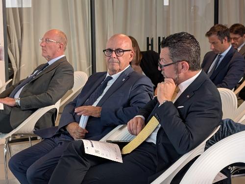 L'assessore regionale Sebastiano Callari con il presidente dell'ARLeF Eros Cisilino e L'amministratore unico di Insiel Diego Antonini, oggi a Udine all'™incontro dedicato agli strumenti digitali per le lingue minoritarie.
