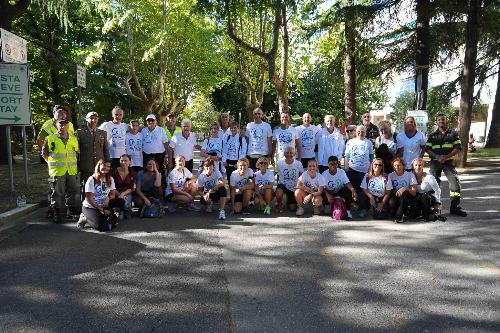 Il gruppo di corridori della Staffetta del cuore 2026