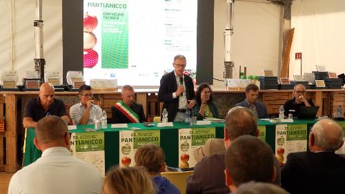 L'assessore regionale alle Risorse agroalimentari, forestali e ittiche, Stefano Zannier.