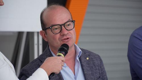 Il vicegovernatore Anzil durante il suo intervento
