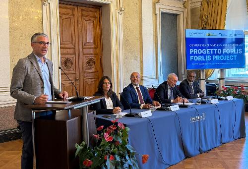 L'assessore regionale Pierpaolo Roberti durante il suo intervento alla presentazione del progetto Forlis a Trieste.