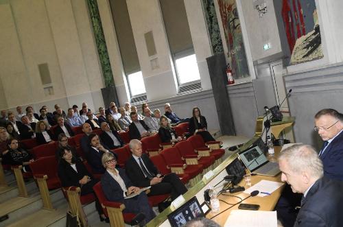 Un momento dell'assemblea dei soci di Autostrade Alto Adriatico.