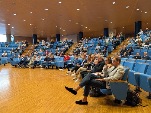 La platea presente all'Auditorium Comelli della sede della Regione a Udine.