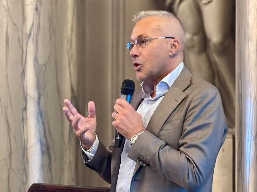 L'assessore regionale alle Attività produttive e turismo Sergio Emidio Bini al convegno "Superyacht - Un nuovo target di mercato per l'industria nautica della Venezia Giulia"