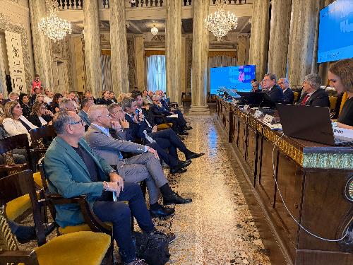 Il convegno "Superyacht - Un nuovo target di mercato per l'industria nautica della Venezia Giulia"