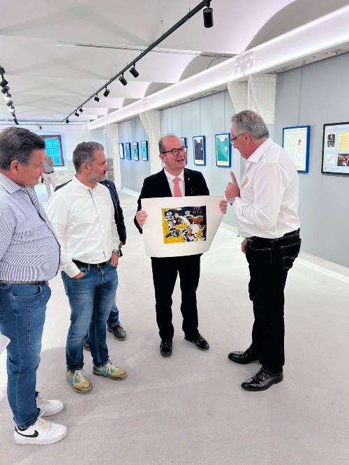 Il vicegovernatore Anzil alla mostra al Magazzino 26 di Porto Vecchio a Trieste