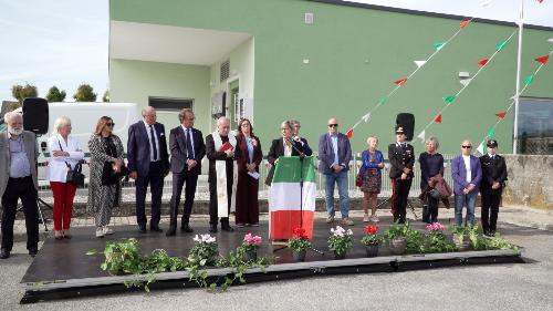 Un momento della cerimonia inaugurale della nuova scuola dell'infanzia di Lauzacco, nel comune di Pavia di Udine.