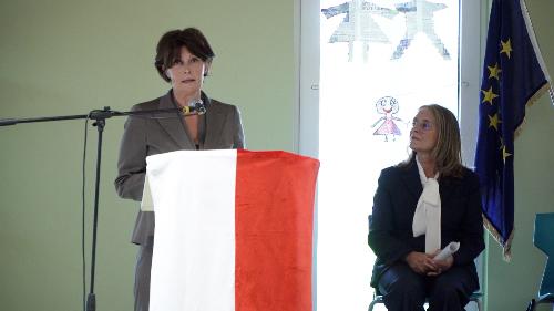 L'assessore regionale Alessia Rosolen durante il suo intervento all'inaugurazione della nuova scuola primaria Syria Poletti di Sacile.