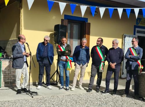 Il vicegovernatore Mario Anzil durante il suo intervento all'inaugurazione della rinnovata sede delle Vecchie Glorie di Varmo.