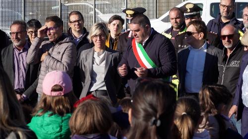 L'assessore regionale alle Finanze Barbara Zilli iall'inaugurazione della rotatoria a Osoppo