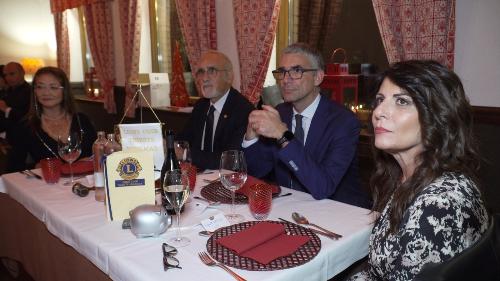 Una fase della cena al Lions Club Miramar di Trieste