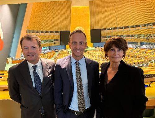 Il governatore Fedriga con l'assessore regionale a Lavoro, formazione, istruzione, ricerca, università e famiglia Alessia Rosolen, e il presidente di Agorai Innovation Hub Raffaele Fantelli