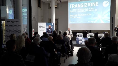 Il pubblico nella sede di Confindustria Udine