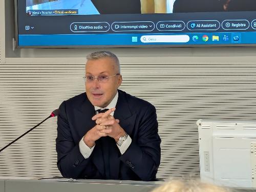 L'intervento dell'assessore Sergio Emidio Bini durante l'incontro sulla vertenza Electrolux.