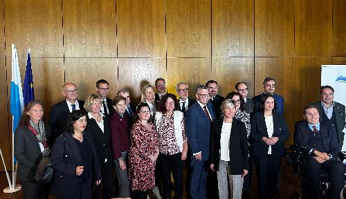 Foto di gruppo al termine dei lavori dell'11th General Assembly dell'Annual Forum di EUSALP, svoltosi a Lindau