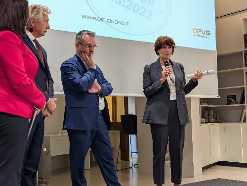 L'intervento dell'assessore regionale Alessia Rosolen, insieme al sindaco di Campoformido Massimiliano Petri e al presidente di Officine FVG Enzo Tulisso.