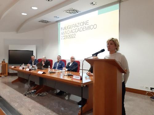 L'assessore regionale alle Finanze Barbara Zilli durante il suo intervento in occasione della cerimonia di inaugurazione dell'anno accademico