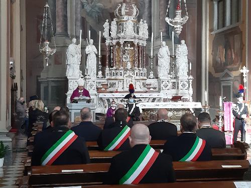 Il rito  religioso officiato dall'arcivescovo di Gorizia monsignor  Radaelli
